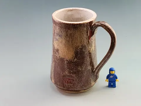 Tall brown mug (6 of 9)