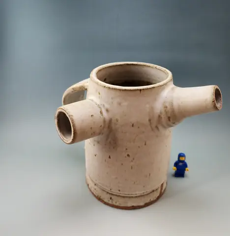 White spouted pitcher (3 of 5)