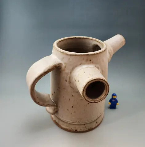 White spouted pitcher (4 of 5)